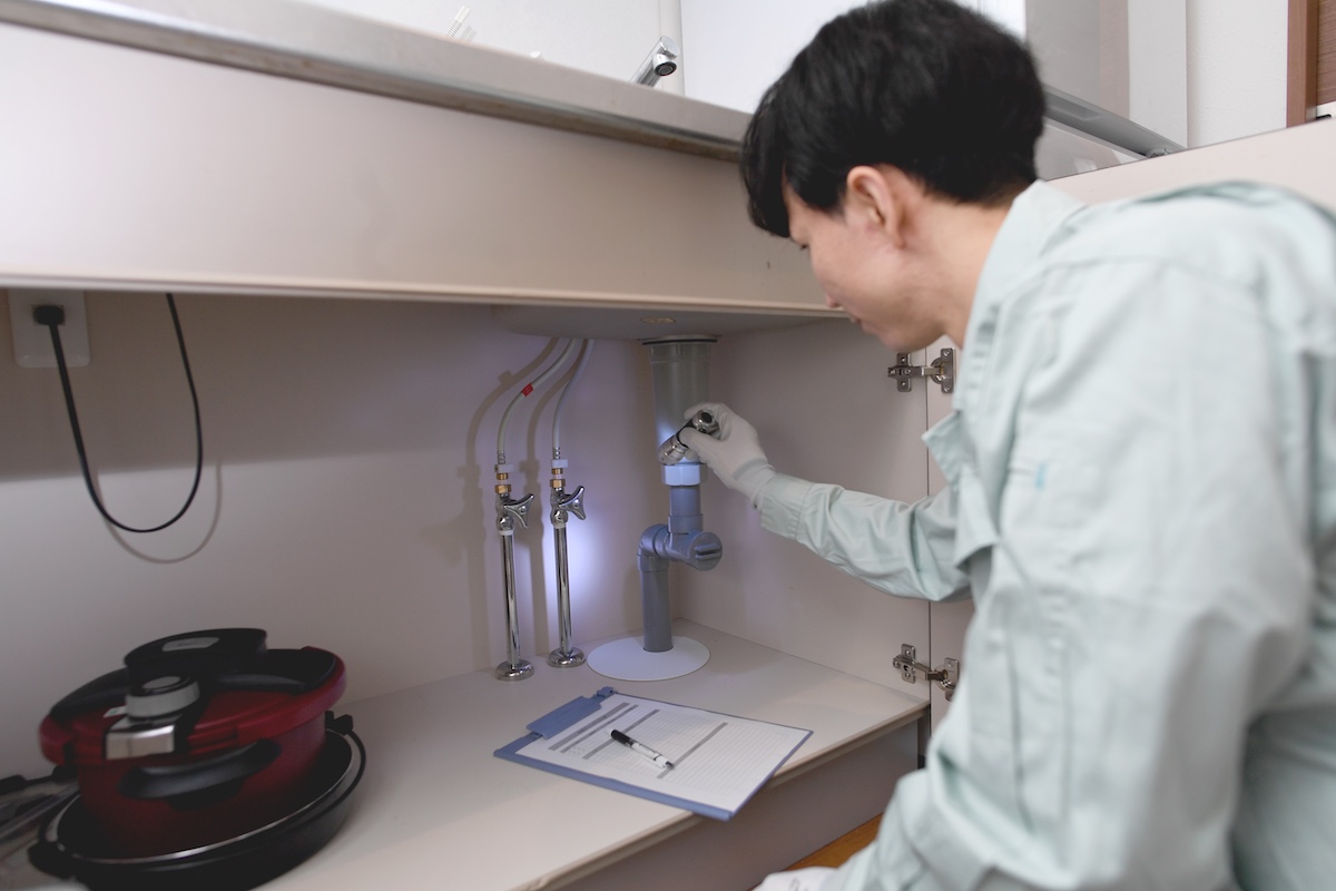 排水溝のコポコポ音が直らないときは専門業者に相談を!