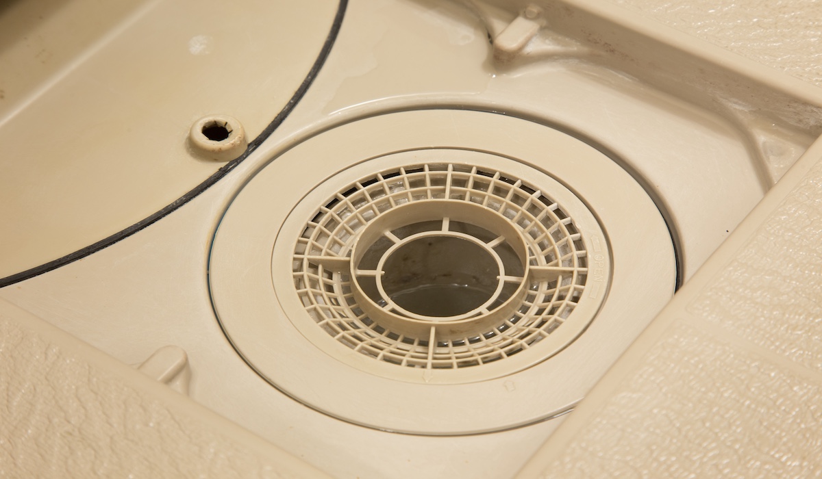 お風呂の排水溝が臭い原因は?